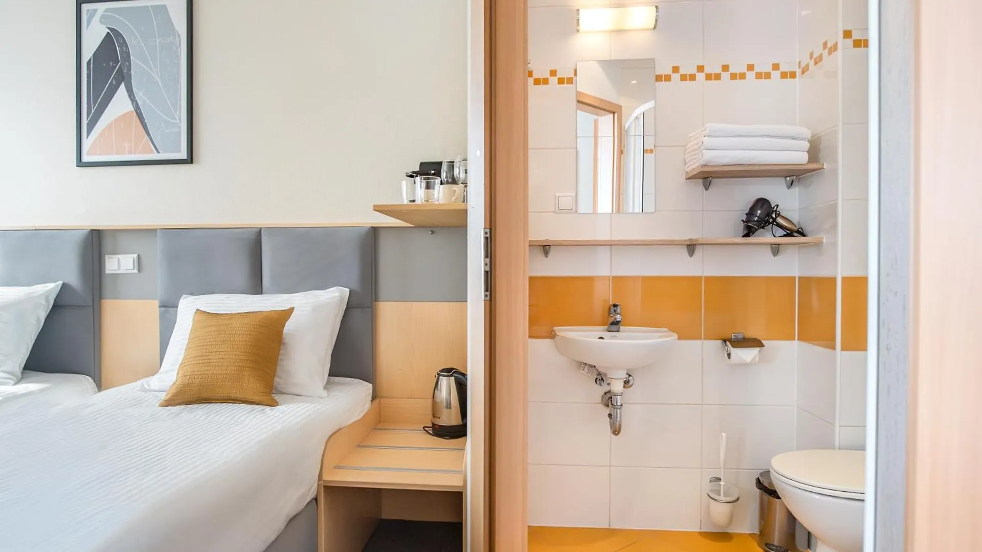 Apartmenty W Hotelu Lechicka Poznaň