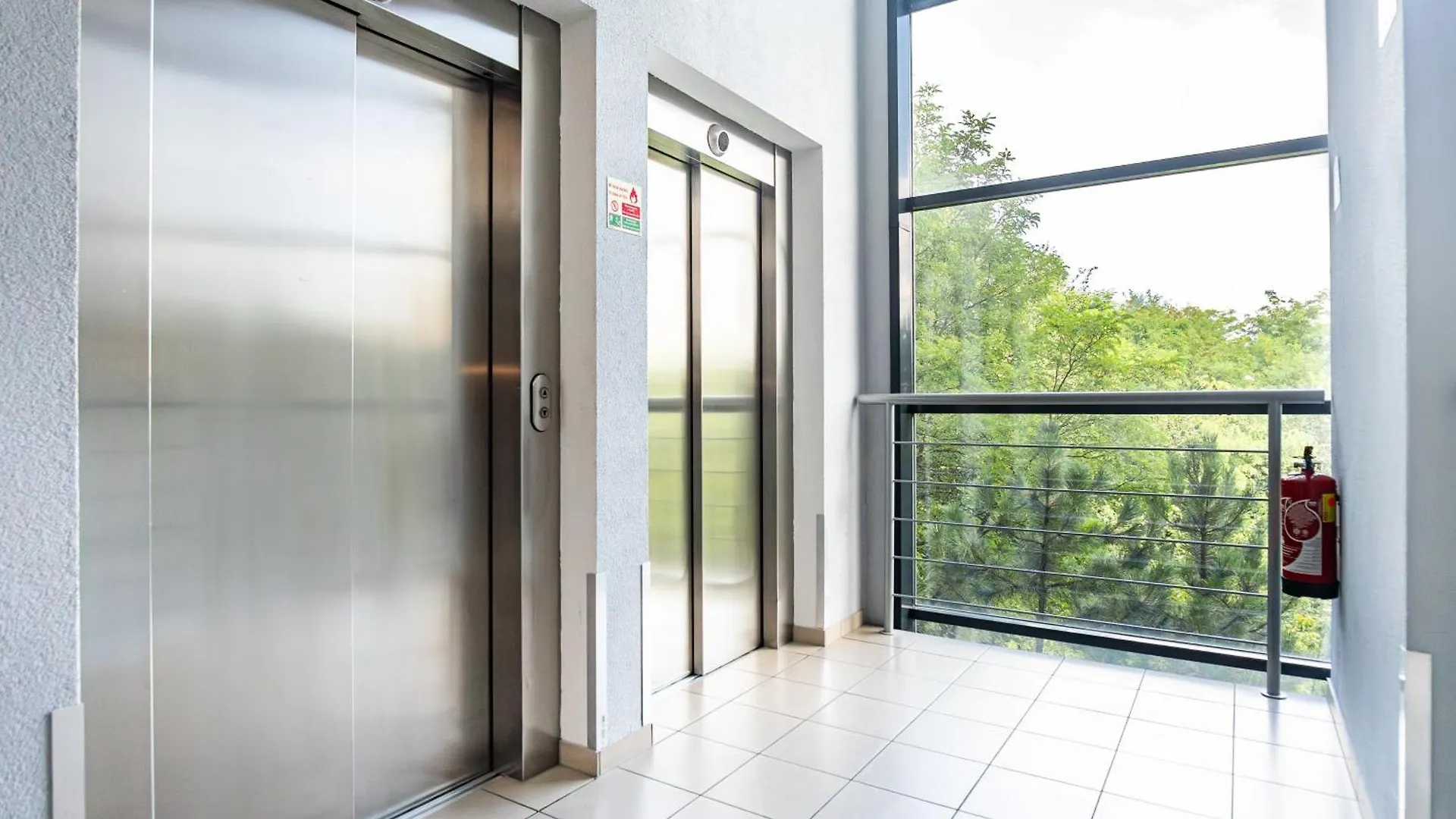 Apartmenty W Hotelu Lechicka Poznaň 0*,